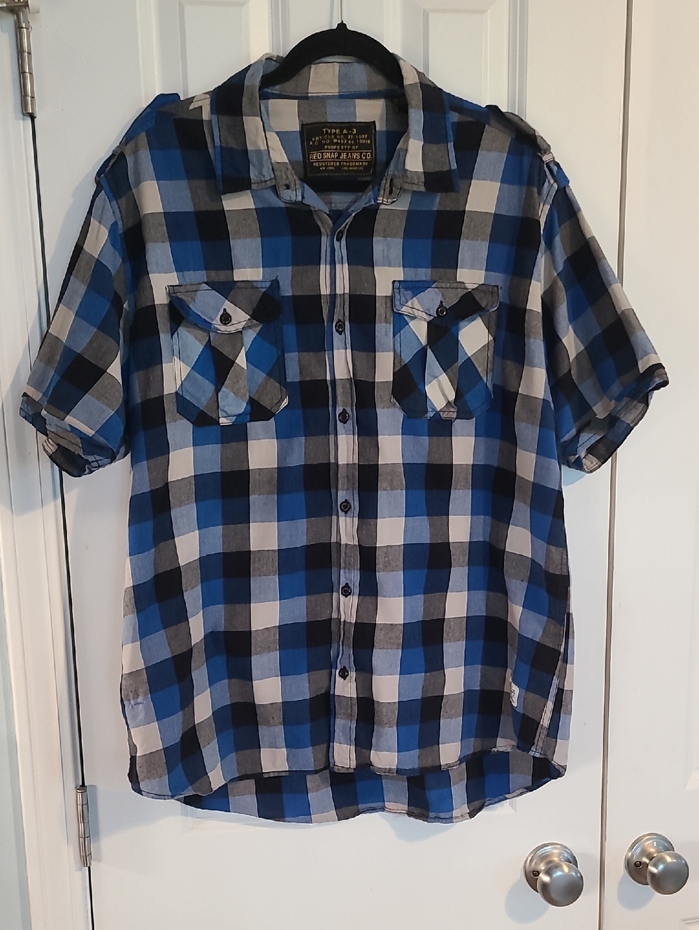 Men's Blue Plaid Short-Sleeve Button-Up Shirt